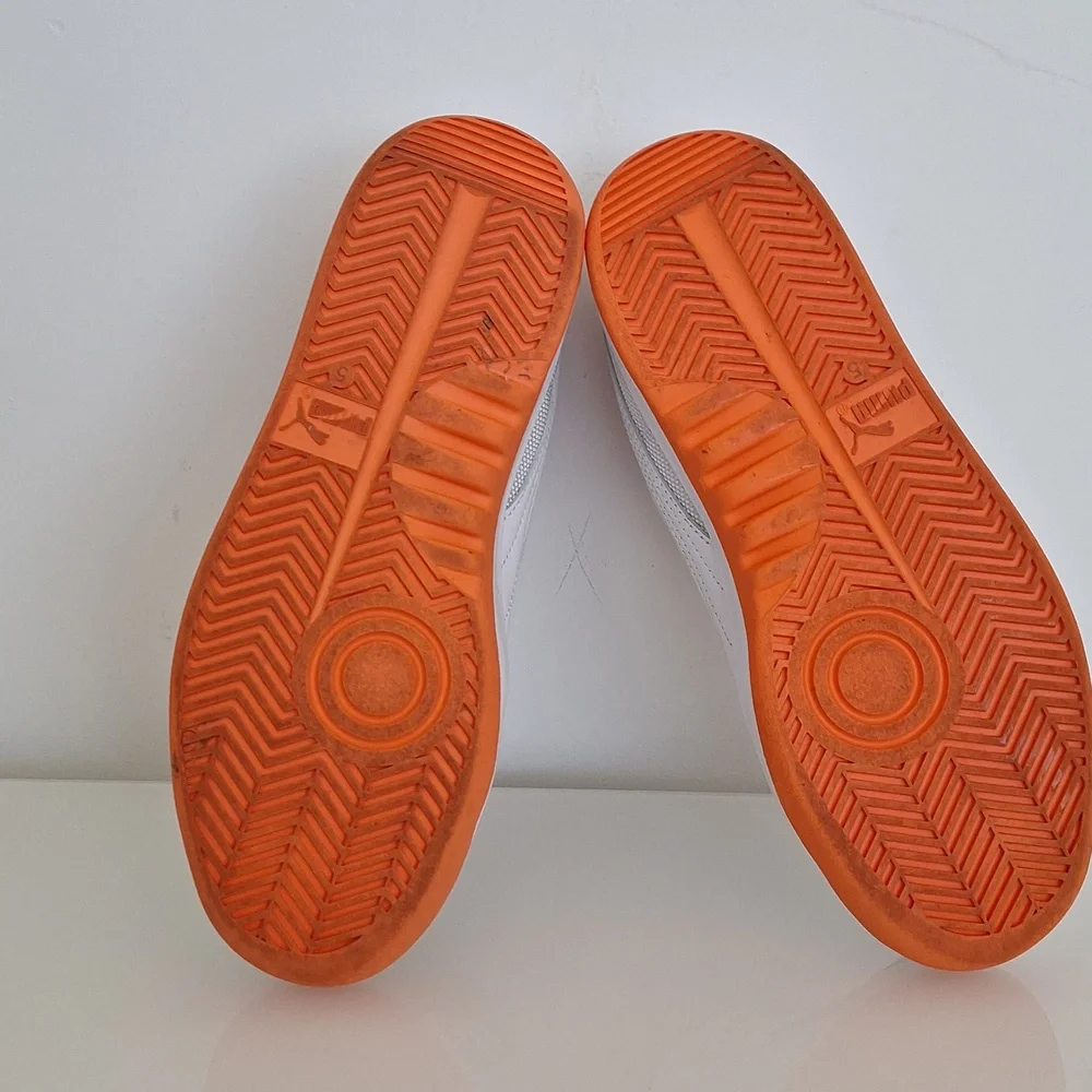 Women Puma Sneakers - Picture 7 of 7